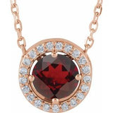 Collier de style halo en or rose 14 carats, serti d'un grenat naturel du Mozambique et de diamants naturels (0,05 carat au total), d'une longueur de 40,6 cm (16 pouces).
