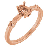 Bague ovale ornée d'une rose 14K de 6 x 4 mm