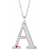 Collier en or blanc 10 carats avec initiale A en rubis d'imitation gravable, 45,7 cm (18 pouces).