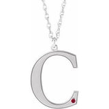 Collier en or blanc 14 carats avec initiale C en rubis d'imitation gravable, 45,7 cm (18 pouces).
