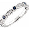 Bague en or blanc 14 carats, saphir bleu naturel et diamants naturels (0,25 carat au total).