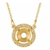 Collier semi-serti de 40,6 cm (16 pouces) en or jaune 14 carats, serti de diamants naturels ronds de 8 mm (0,05 carat au total) et de diamants de 8 mm (8 mm au total).