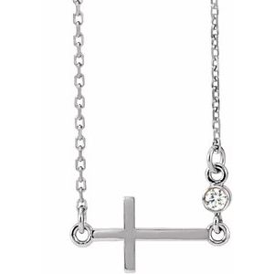 Collier croix latérale en or blanc 14 carats serti de diamants naturels (0,03 carat au total), 40-45 cm (16-18 pouces).