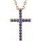 Collier croix fine 16 pouces en or rose 14 carats et saphir bleu naturel