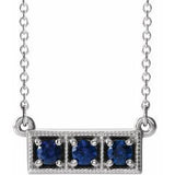 Collier trois pierres en or blanc 14 carats et saphirs bleus de laboratoire, 40-45 cm
