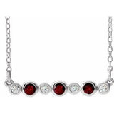 Collier en or 14 carats serti clos de grenat naturel du Mozambique et de diamants naturels (0,08 carat au total), 40-45 cm