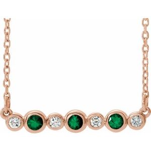 Collier en or rose 14 carats serti clos d'une émeraude naturelle et de diamants naturels (0,08 carat au total), de 40 à 45 cm (16 à 18 pouces).