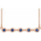 Collier de 40 cm (16 pouces) en or rose 14 carats serti clos d'un saphir bleu cultivé en laboratoire.