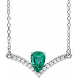 Collier en argent sterling, émeraude de laboratoire et diamants naturels (0,06 carat au total), 45,7 cm (18 pouces).