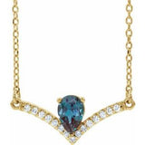 Collier de 45,7 cm (18 pouces) en or 14 carats, orné d'alexandrite de laboratoire jaune et de diamants naturels (0,06 carat au total).