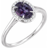 Bague en or 14 carats avec alexandrite de laboratoire blanche 8x6 mm et diamants naturels (0,04 carat au total).