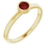 Bague en or jaune 14 carats avec grenat naturel du Mozambique de 4 mm