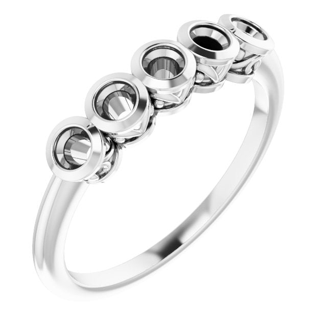 Monture de bague en platine à cinq pierres serties clos