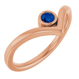Bague en V sertie d'un saphir bleu naturel rose 14 carats.