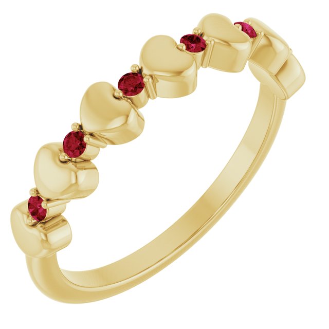 Bague empilable en or jaune 14 carats avec rubis naturel en forme de cœur