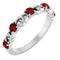 Bague empilable en platine et grenat naturel du Mozambique