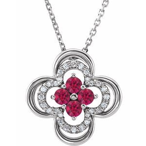 Collier trèfle en platine, rubis de laboratoire et diamants naturels (0,08 carat au total), 45,7 cm (18 pouces).
