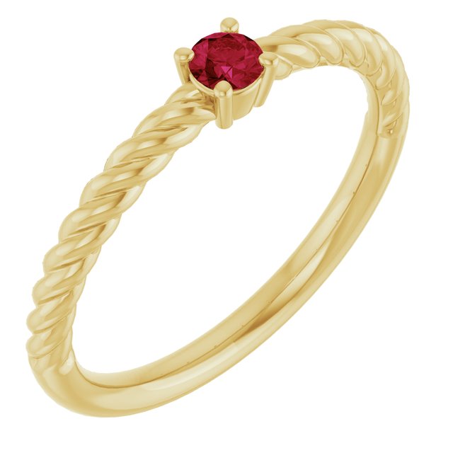 Bague solitaire en or jaune 14 carats avec rubis naturel de 3 mm, sertie sur une corde.
