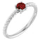 Bague solitaire en argent sterling avec grenat naturel du Mozambique de 4 mm, sertie sur corde.