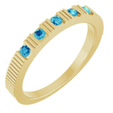 Bague empilable en or jaune 14 carats et zircon bleu naturel