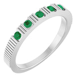 Bague empilable en platine et émeraude naturelle