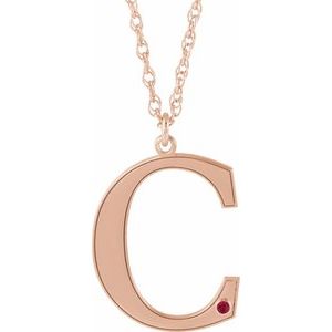 Collier en argent sterling plaqué or rose 14 carats avec initiale C en rubis d'imitation gravable, 45,7 cm (18 pouces).