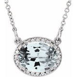 Collier de 42 cm (16,5 pouces) en or blanc 14 carats, topaze blanche naturelle et diamants naturels (0,05 carat au total).