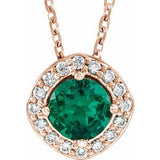 Collier de 45,7 cm (18 pouces) en or rose 14 carats, orné d'une émeraude de laboratoire et de diamants naturels (0,08 carat au total).