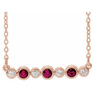 Collier en or rose 14 carats serti clos d'un rubis de laboratoire et de diamants naturels (0,08 carat au total), longueur 40-45 cm (16-18 pouces).