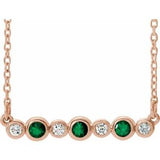 Collier en or rose 14 carats serti clos d'une émeraude naturelle et de diamants naturels (0,08 carat au total), de 40 à 45 cm (16 à 18 pouces).