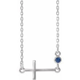 Collier en argent sterling et saphir bleu naturel avec croix latérale 40-45 cm