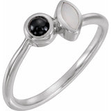 Bague en or blanc 14 carats, opale blanche naturelle et onyx noir naturel