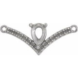 Collier avec pendentif en forme de « V » orné de détails blancs en or 18 carats