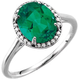 Bague en or 14 carats sertie d'une émeraude de laboratoire blanche de 10 x 8 mm et de diamants naturels (0,06 carat au total).