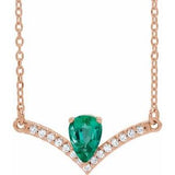 Collier de 45,7 cm (18 pouces) en or rose 14 carats, orné d'une émeraude de laboratoire et de diamants naturels (0,06 carat au total).