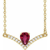 Collier de 45,7 cm (18 pouces) en or 14 carats, rubis naturel jaune et diamants naturels (0,06 carat au total).