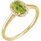 Bague en or jaune 14 carats avec péridot naturel de 7 x 5 mm et diamants naturels (0,03 carat au total).