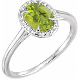 Bague en or blanc 14 carats avec péridot naturel de 8 x 6 mm et diamants naturels (0,04 carat au total).