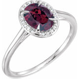 Bague en or blanc 14 carats avec grenat rhodolite naturel (8 x 6 mm) et diamants naturels (0,04 carat au total).