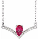 Collier de 45,7 cm (18 pouces) en or 14 carats, orné d'un rubis blanc de laboratoire et de diamants naturels (0,06 carat au total).