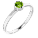 Bague en argent sterling rhodié avec imitation péridot de 4 mm