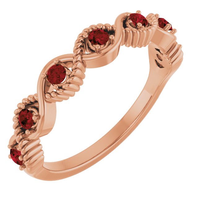 Bague empilable en or rose 14 carats et grenat naturel du Mozambique