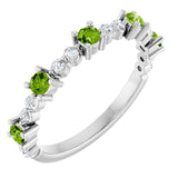 Bague en platine, péridot naturel et diamants naturels (0,25 carat au total)