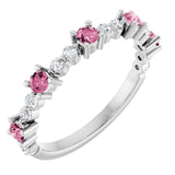 Bague en platine, tourmaline rose naturelle et diamants naturels (0,25 carat au total)