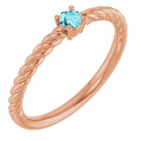 Bague solitaire en or rose 14 carats avec zircon bleu naturel de 3 mm, sertie sur corde.