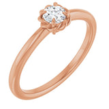 Bague solitaire en saphir blanc naturel rose 14 carats sertie d'un cordon.