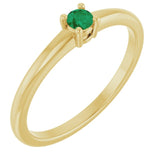 Bague en or jaune 14 carats avec émeraude naturelle