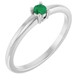 Bague en platine et émeraude naturelle