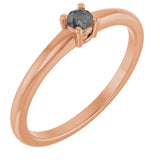 Bague en or rose 14 carats et spinelle gris naturel